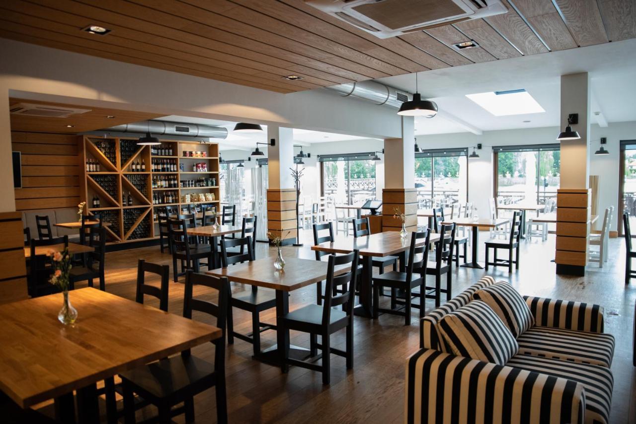 Hotel Port 110 Илава Экстерьер фото