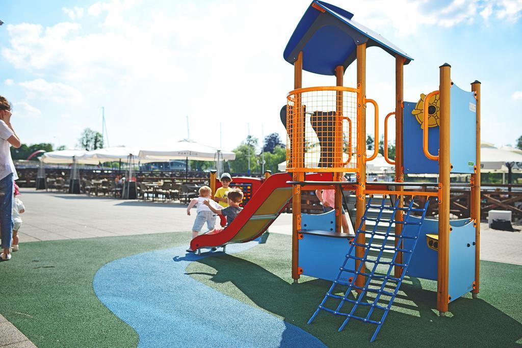 Hotel Port 110 Илава Экстерьер фото